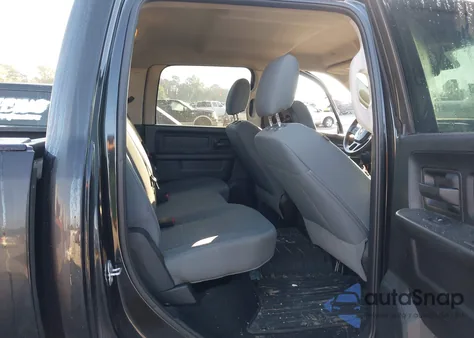 2018 Ram 1500 Express 4X4 5'7 Box z USA, uszkodzony, nr VIN 1C6RR7KG7JS222225